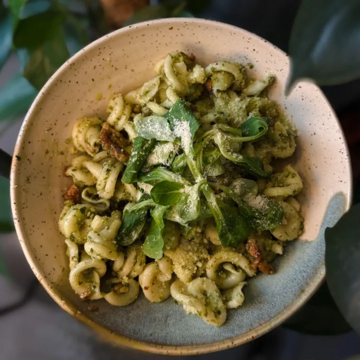 Tésztás bowl a Mad Dog Coffee Budapest szezonális kínálatából